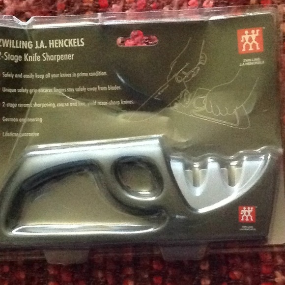 Zwilling J.A. Henckles 2 stage sharpener. - Picture 4 of 4